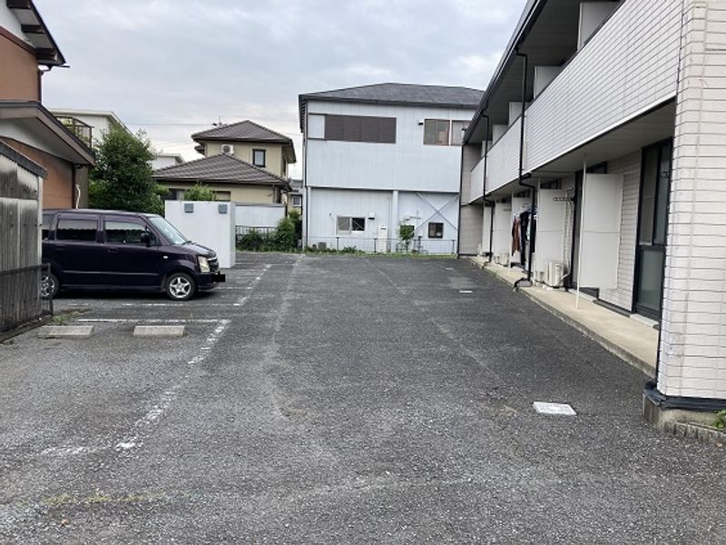 レオパレス鏡島 駐車場