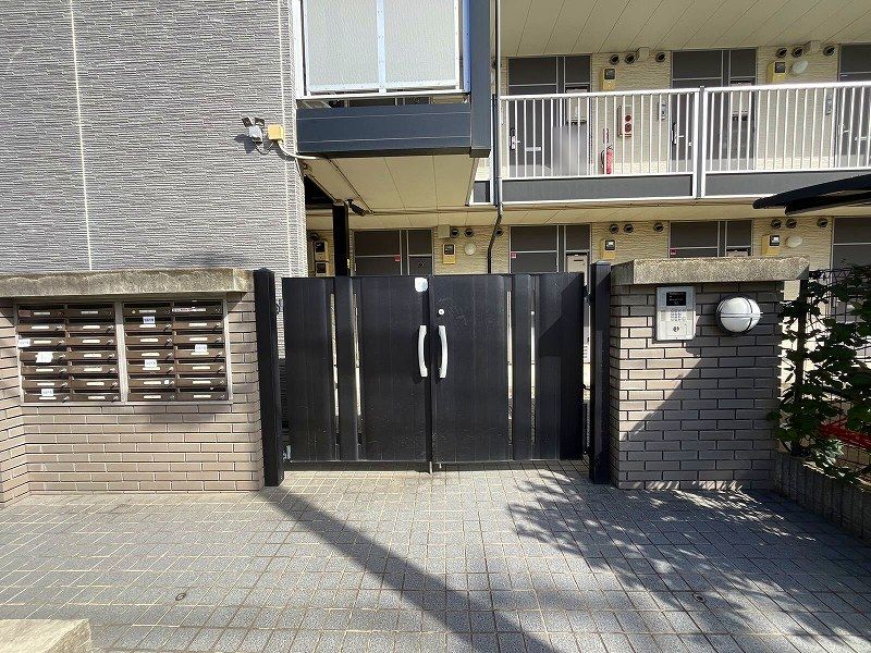 レオパレス小関 エントランス