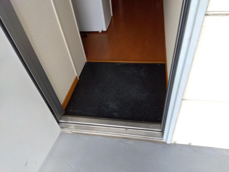 レオパレスリベルテ 玄関