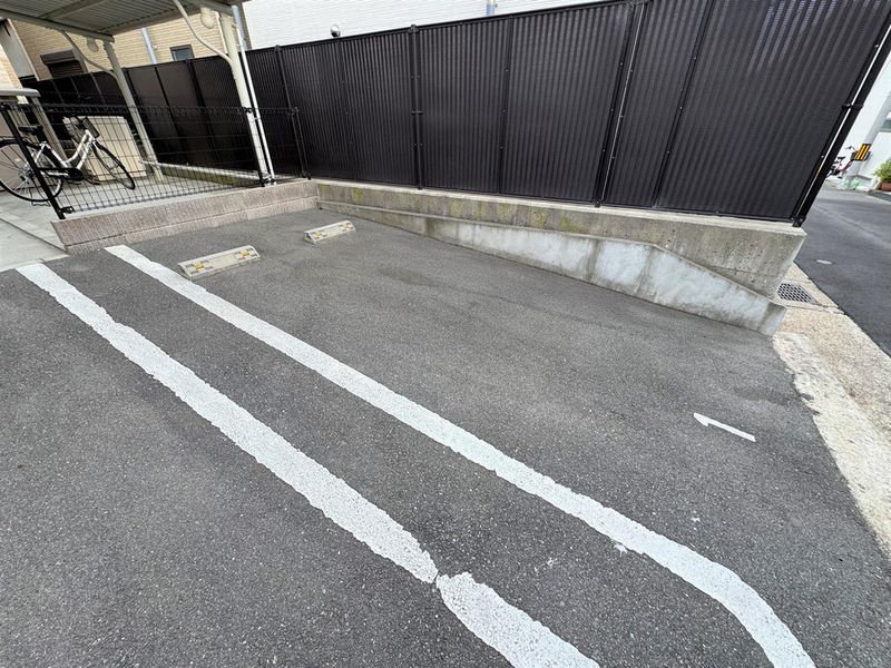 クレイノ石井町 駐車場