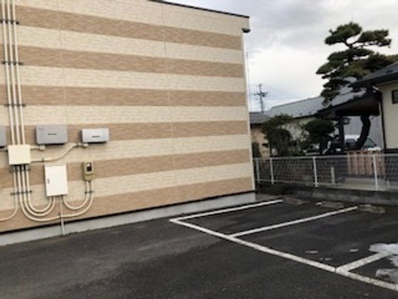 レオパレスアビィロード 駐車場