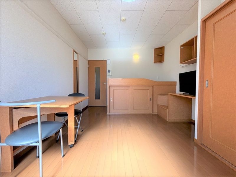 レオパレス興弐番館 居間