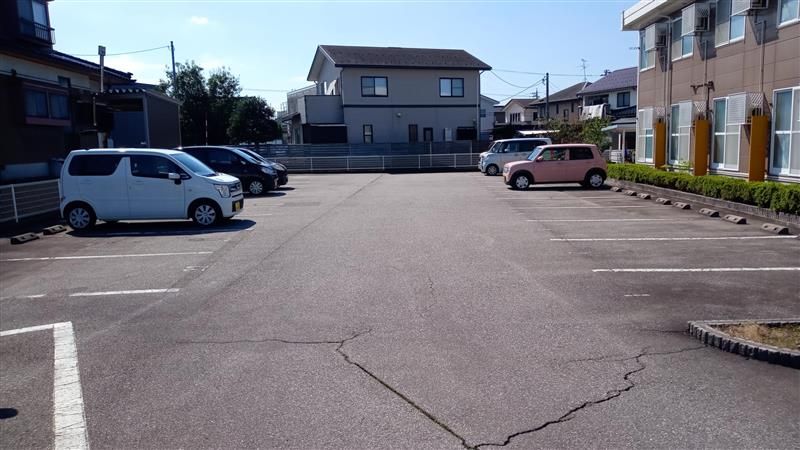 レオパレスセントポーリアⅠ 駐車場