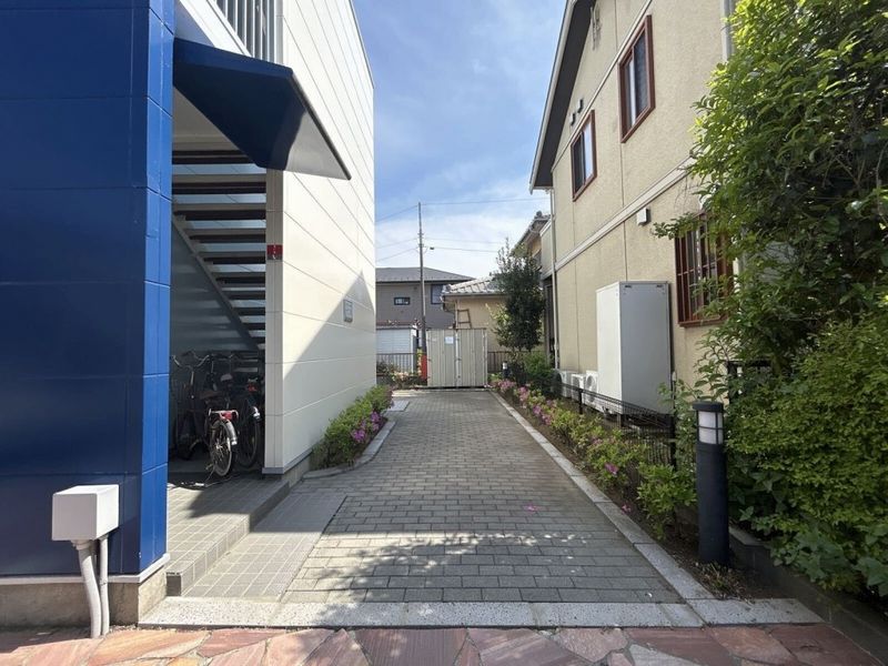レオパレスフィットニア エントランス