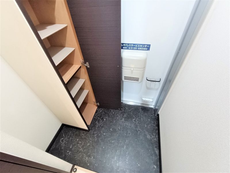 レオネクストＮａｋａｊｙｕ 玄関