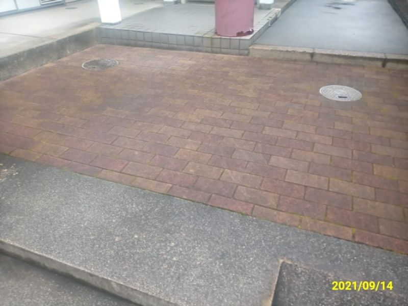 レオパレスこもと エントランス