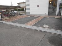 レオパレスファミリア湘南−南館 駐車場