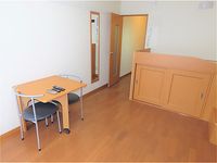 レオパレスサンクレスト 居間