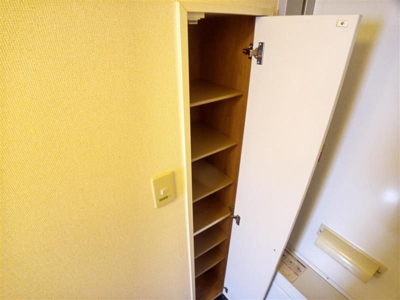 レオパレスハピネス米倉 収納