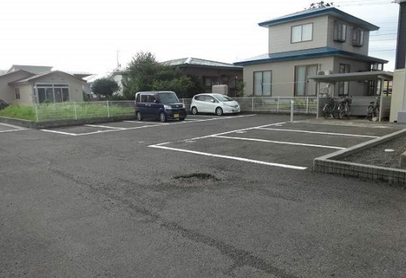 レオパレスＮ＆Ｍ 駐車場