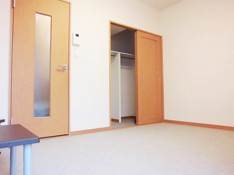 レオパレスサンシャイン 居間