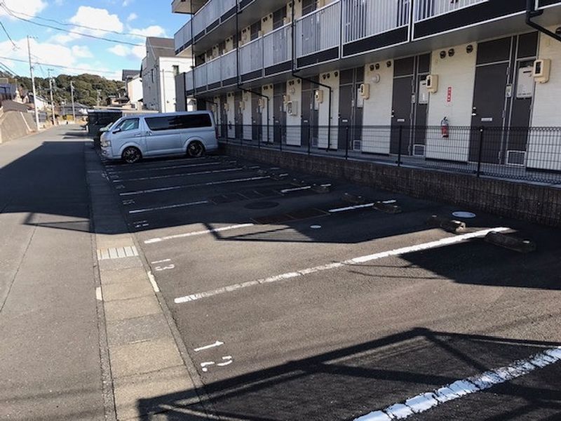 レオパレスＭＡＮＡＴＯ 駐車場