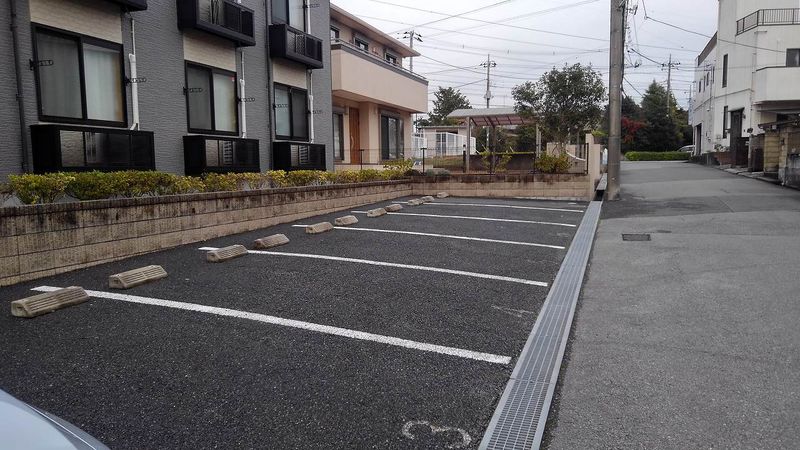 レオパレス宮ノ前 駐車場