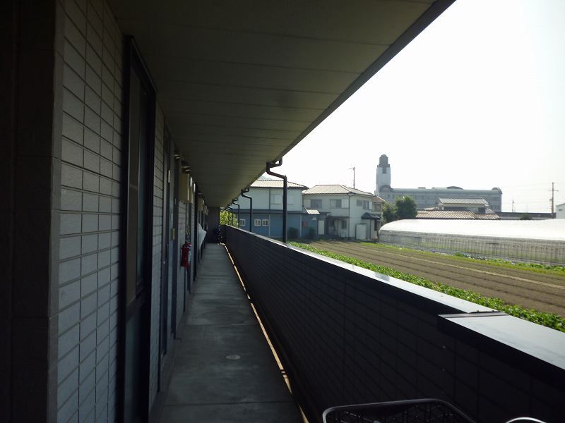 レオパレス凜 玄関