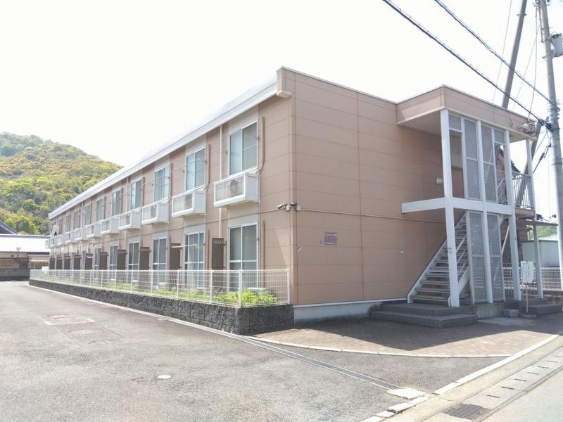 レオパレスシャルマン 外観
