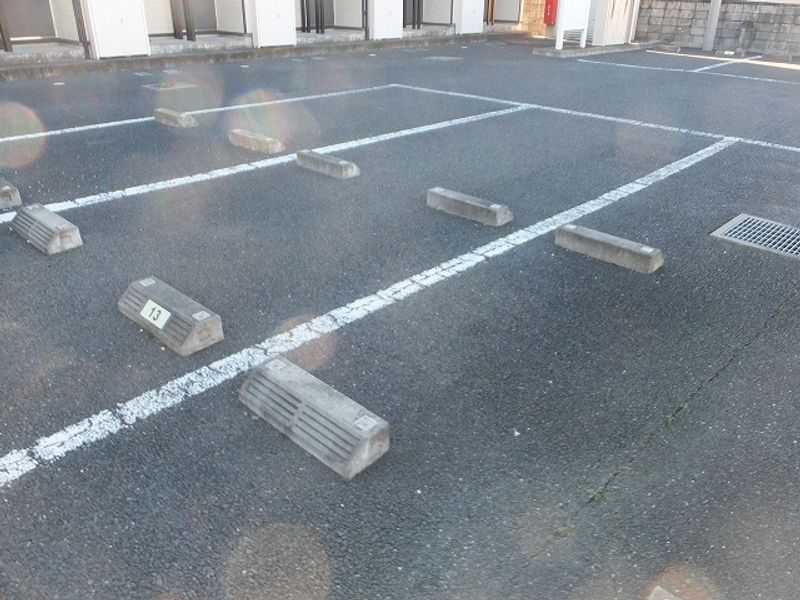 レオパレスさぎしまⅤ 駐車場