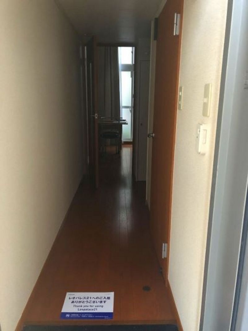 レオパレスＴＹヒルズ 玄関