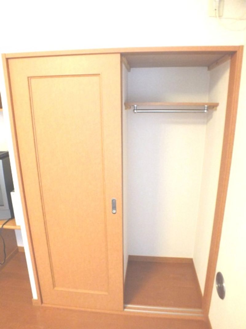 レオパレスプラムキャッスル 収納