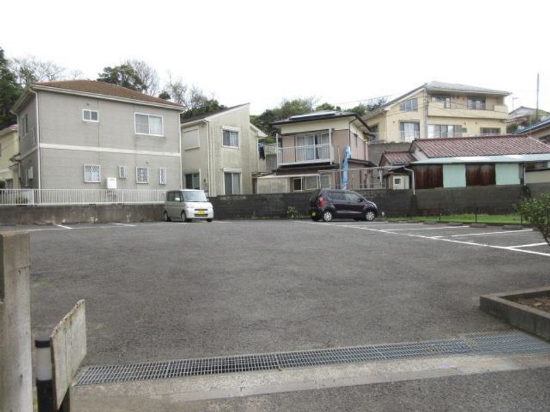 レオパレスエクセレント 駐車場