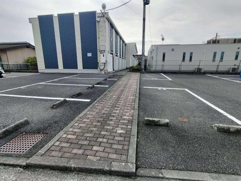 レオネクストアベリア 駐車場