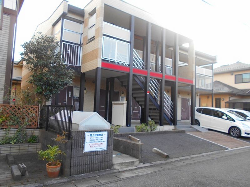 leopalace Aeri 주차장