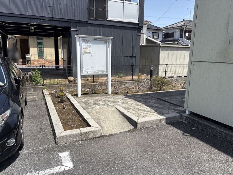 レオパレスボヌール エントランス