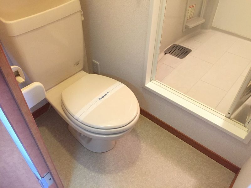 レオパレスエスカーラ トイレ