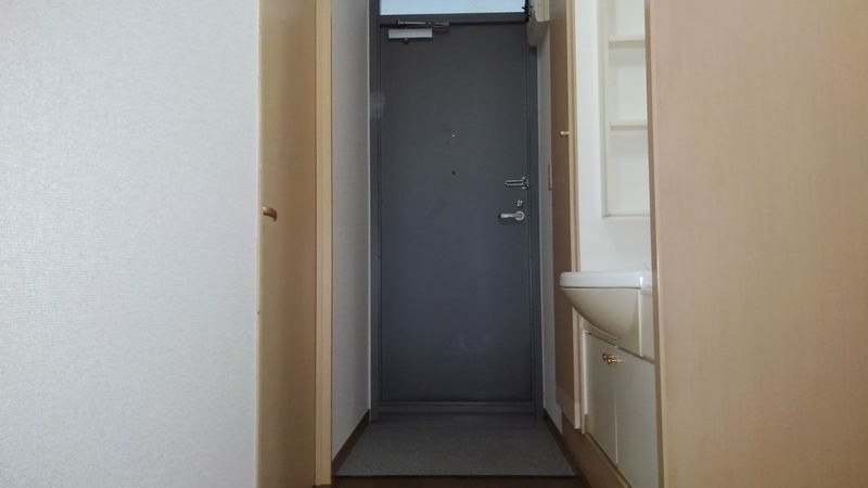 レオパレスクレール 玄関