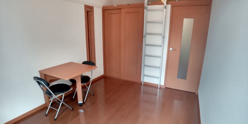 レオパレスシャローム 居間