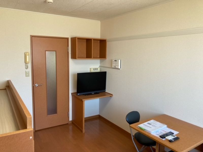 レオパレスシーザースパレス 居間