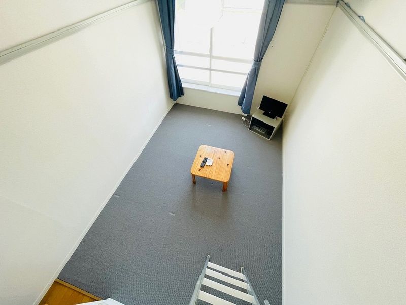レオパレスプレミール 居間