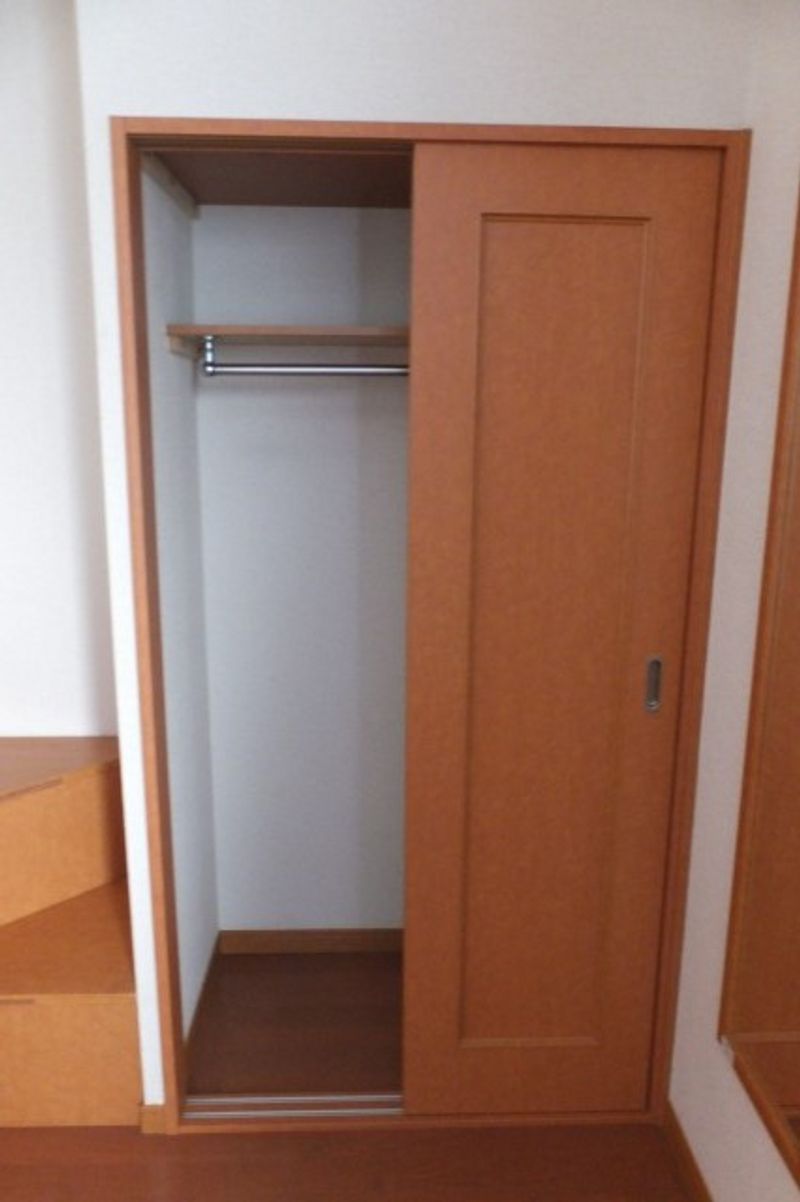 レオパレスデキシントン街７６７ 収納