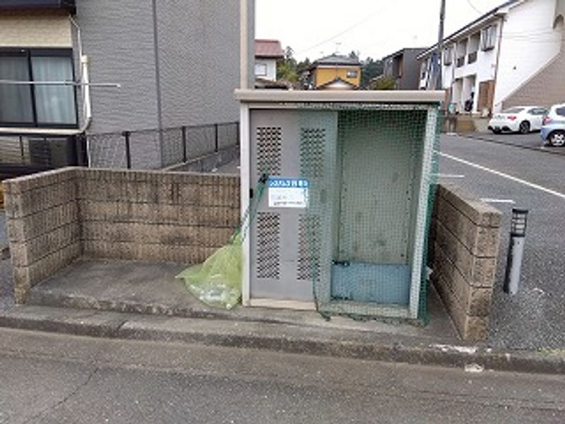レオパレスアヴニール その他