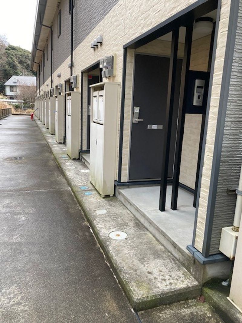 レオパレスＳａｎｃｔｕａｒｙ 玄関