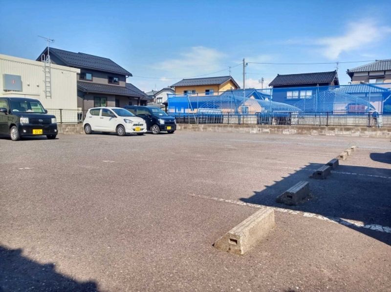 レオパレス飛鳥 駐車場