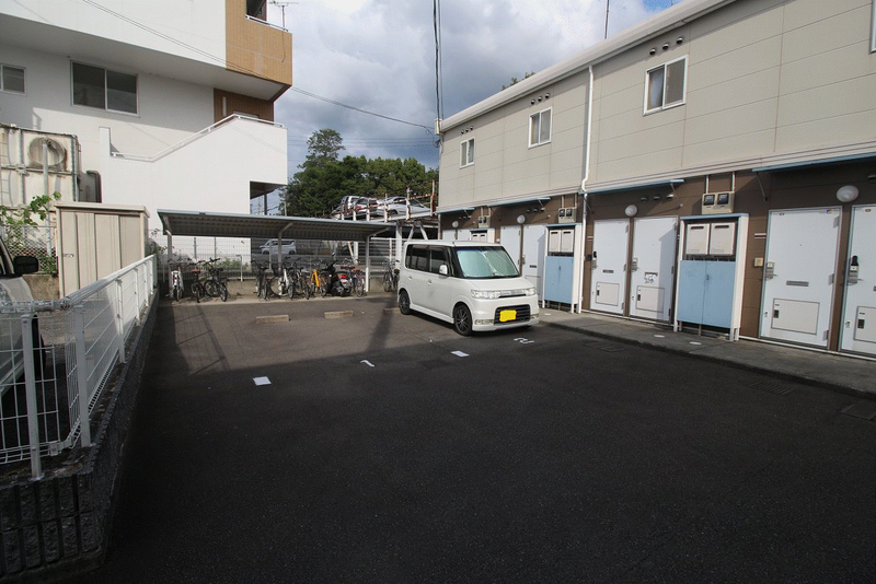レオパレスグリーンコート　小栗 駐車場