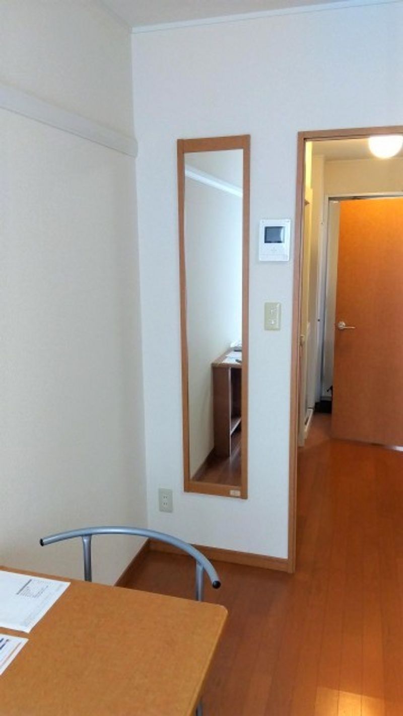 レオパレスさいわい 居間