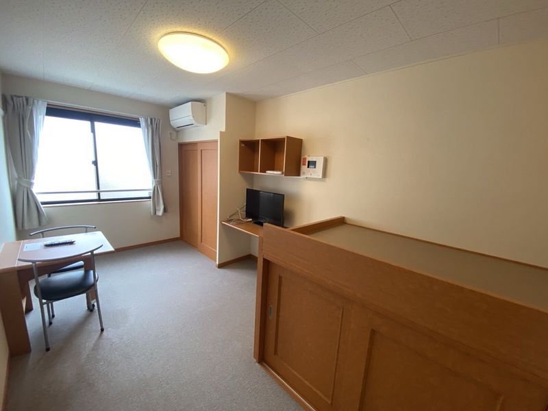 レオパレス森本北 居間