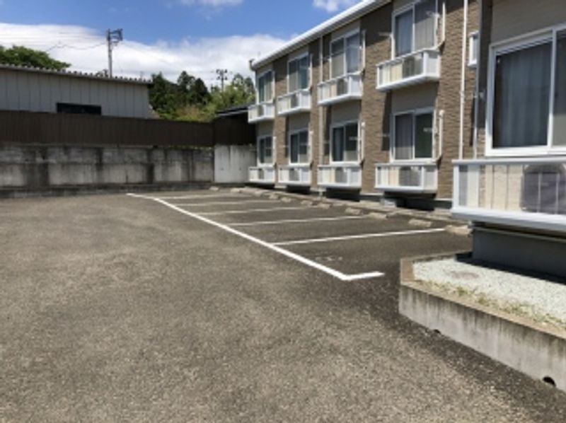 レオパレスリベェールＡＩ 駐車場
