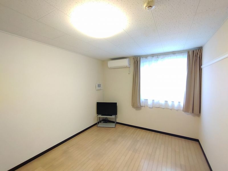 レオネクストＴｏｍａⅠ 居間