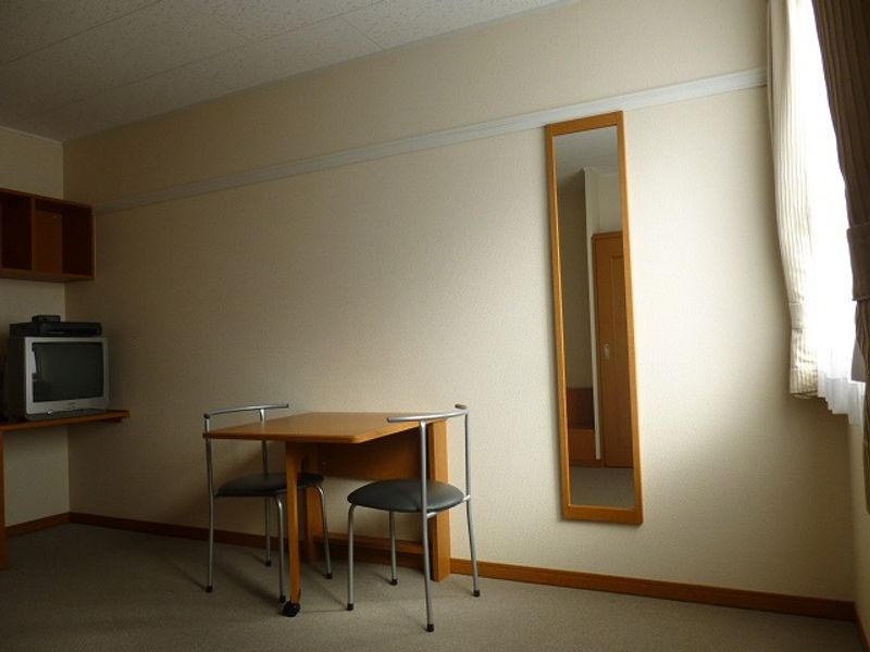 レオパレスシュプール 居間