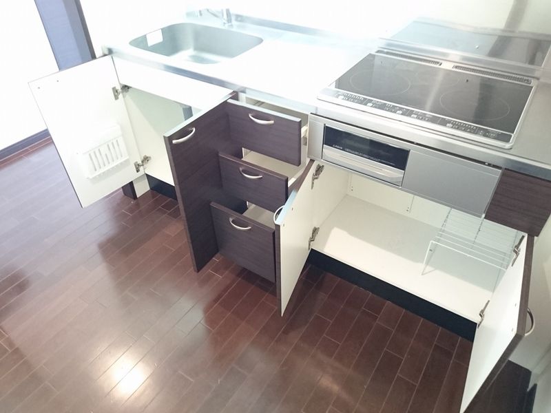 LEONEXT Naha Nishi Kouko Mae 수납공간