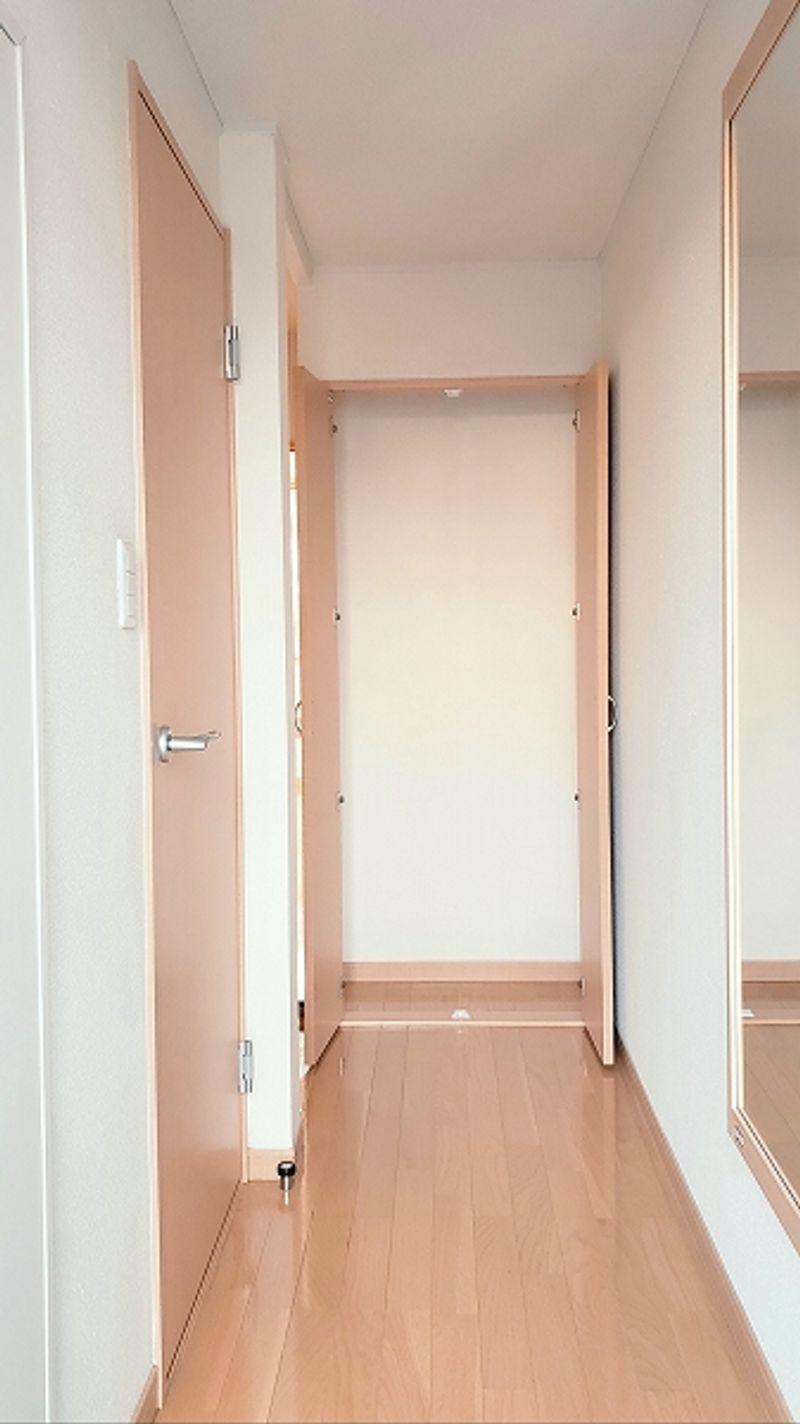 レオネクスト倉富 玄関