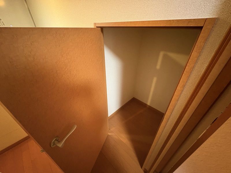 レオパレスアゼリア 収納