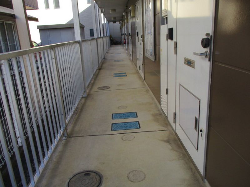 レオパレスアコースティック 玄関