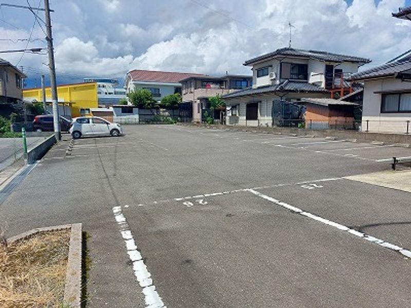 レオネクストＣＨＩＦＵＴＡＫＡ 駐車場