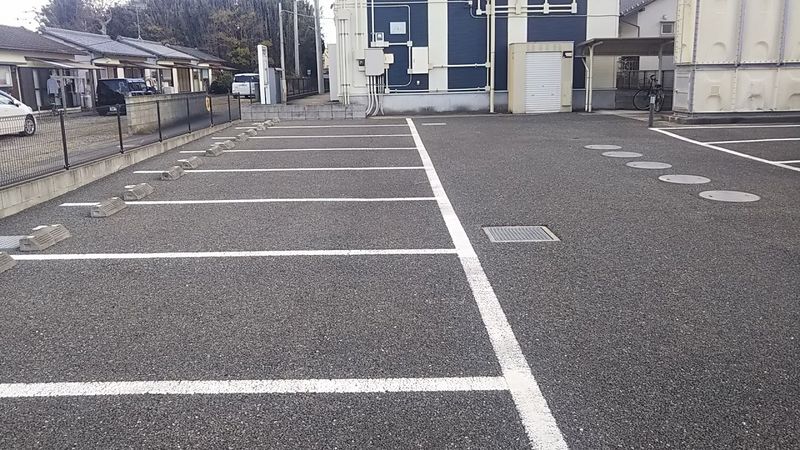 レオネクストオリーブガーデン 駐車場