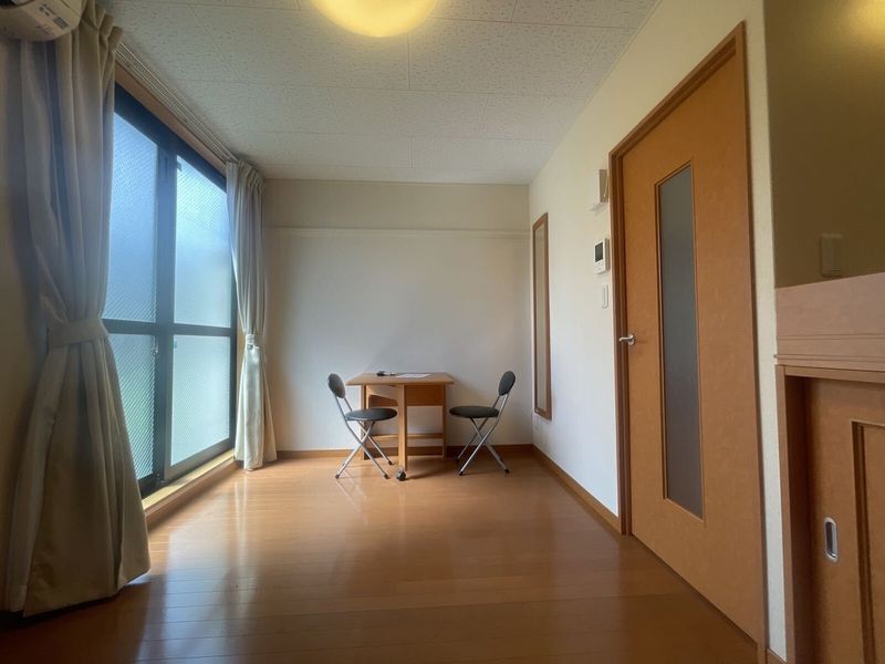 レオパレスＦＵＫＵＳＨＩＭＡ 居間