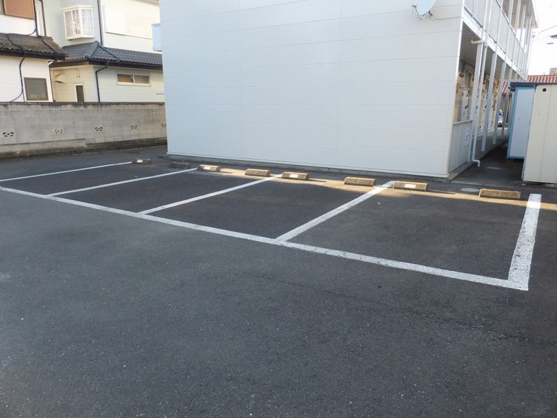 レオパレス志芸乃 駐車場