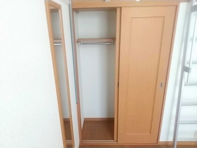 レオパレスクレール 収納